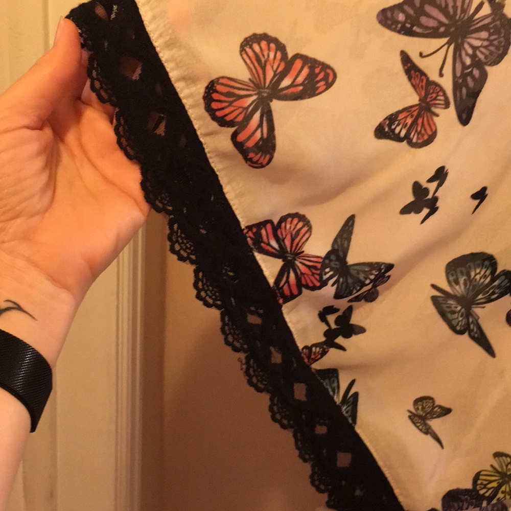 Beautiful Butterfly Blouse - Picture 2 of 7